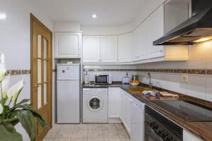 Aurora by Aguilarent