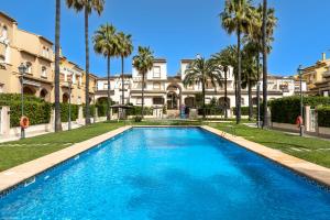 Aurora by Aguilarent