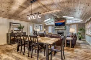 Whispering Winds, Hot Tub, Game Room, WIFI, 1089 FREE tickets each paid day, Dollywood and More - Zion Grove