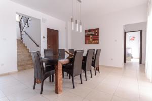 Eframia Dyo by Prestige Bookings