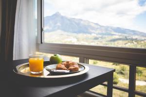 Modern Apartment With Stunning Views