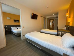 Hotels Hotel Valpre : Chambre Familiale