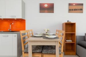 Apartamenty Bursztynowe V by Renters