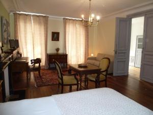 B&B / Chambres d'hotes Chateau de Clusors : photos des chambres