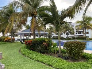 Wave nSea Monterrico - El Progreso