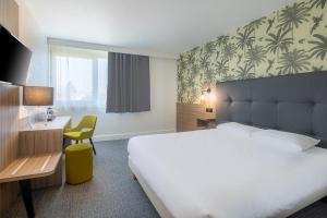 Hotels The Originals Boutique, Hotel Beausejour - Poitiers Nord Futuroscope : photos des chambres