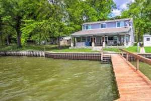 Private Dock and Boat House Lakefront Mabank Home - Trinidad