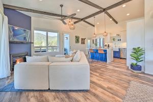 Mtn Views and Gas Fire Pit Luxe Pine Escape! - Hotel 3 stelle a Pine