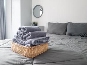 Arthur Pool Villa Chaam 3BR with Iconic Mountain view Pet & Family Friendly