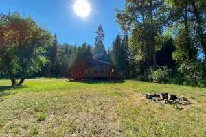 Private 2-Acre Retreat with MTN Views, Walk to River - Helmer