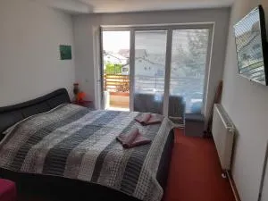 Honey Apartment - 柳托梅尔