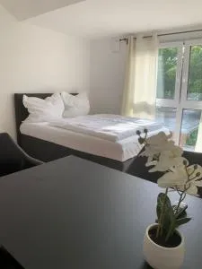 AT-Rooms - 黑明根