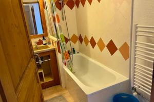 Apartment Of 55 M With Balcony View Mont Blanc
