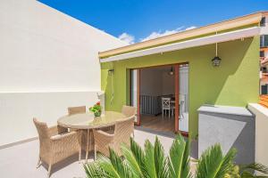 Casa Caetano by An Island Apart