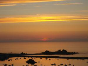 Appartements Comfortable Duplex Bay of Morlaix, Plougasnou : photos des chambres