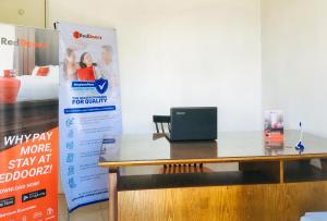 RedDoorz @ El Cuarto SRP Talisay