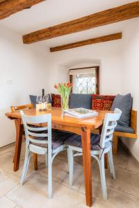 Apartment VILLA IRENA Great For a Family Holiday With Free Parking And EV Station