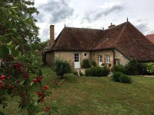 Maisons de vacances Le Petit Dauphin maison de charme en Pays de Troncais : photos des chambres