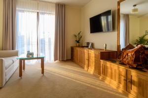 Junior Suite room in Hotel Szlak Bursztynowy
