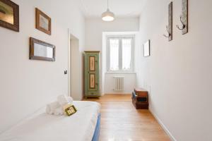 San Vitale Elegant Flat