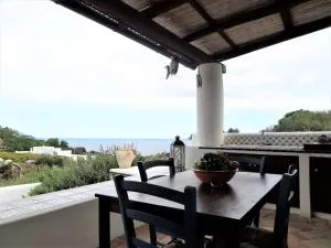 Casa La Papera - in centro a Malfa - Leni