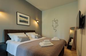 Sunset Bridge Apartment