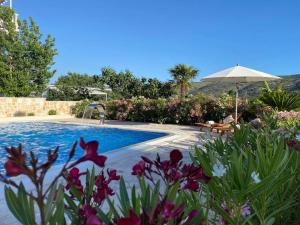 Villa Ludilo mit 4 Apartments in Poljica  Marina bei Trogir Split