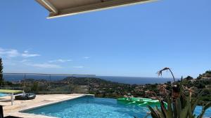 Maisons de vacances new! Villa vue mer panoramique proche plages Saint-Tropez calme parking facile piscine privee individuelle : photos des chambres