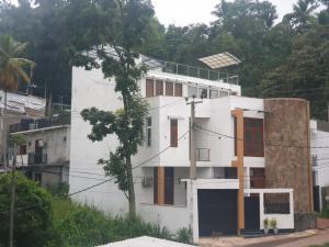 GAMPOLA Hazelton Square