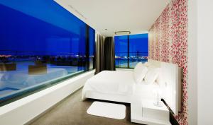 Suite room in NH Bratislava Gate One