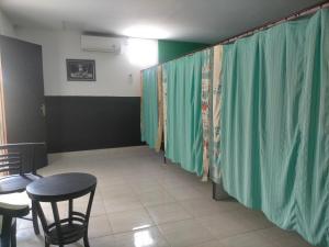 Phòng Tập Thể (Dormitory)