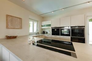 Villa Madrugada, beachside villa in Costabella