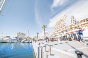 Appartements Luxury Mind Vue Exceptionnelle Pied dans l'eau Parkings prives 2 places Climatisation Hyper centre logement d'exception : photos des chambres