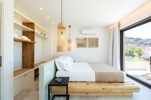 Villa Smili-Naiades3 bedrooms, luxury, beachfront