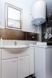 Holiday House Antique