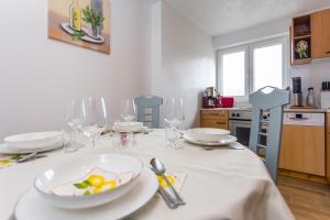 Holiday House Antique