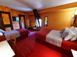 Hotels Hotel De La Barbacane : Chambre Triple Grand Confort