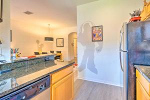 Disney-Inspired Townhome with Private Hot Tub!