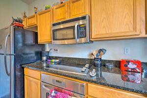 Disney-Inspired Townhome with Private Hot Tub!