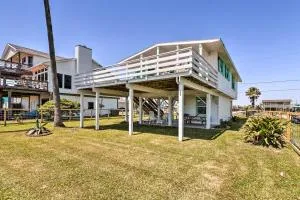 Stilted Galveston Retreat with Gulf Coast Views! - Sea Isle