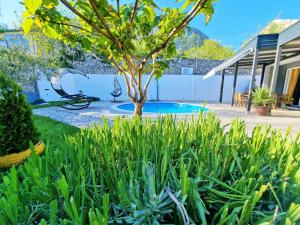 Holiday house Boost with heated pool 