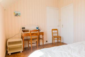 Maisons de vacances Au coeur de Treffiagat - maison pour 6 - 300m de la plage : photos des chambres