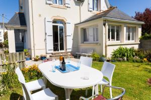 Maisons de vacances Au coeur de Treffiagat - maison pour 6 - 300m de la plage : photos des chambres