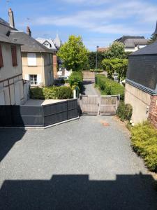 LEvasion Centre et plage