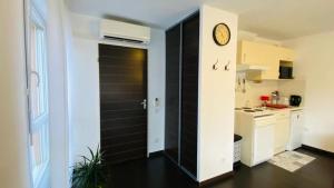 Appartements Superbe appart avec de parking gratuit sur place : photos des chambres