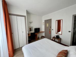 Hotels Hotel Colbert : photos des chambres