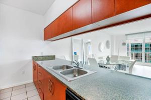 Amazing Penthouse In beautiful Brickell 42 floor!! Free Garage Parking