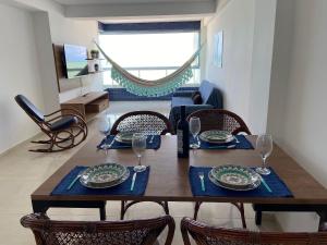 Bela Hospedagem-Flat c 2 Suítes e wifi - Pé na areia no Bessa