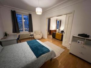 Sejours chez l'habitant Chambres privees -Private room- dans un spacieux appartement - 100m2 centre proche gare : photos des chambres