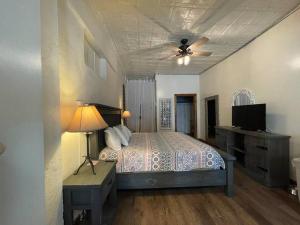 Loft 4 - 1 of 5 downtown